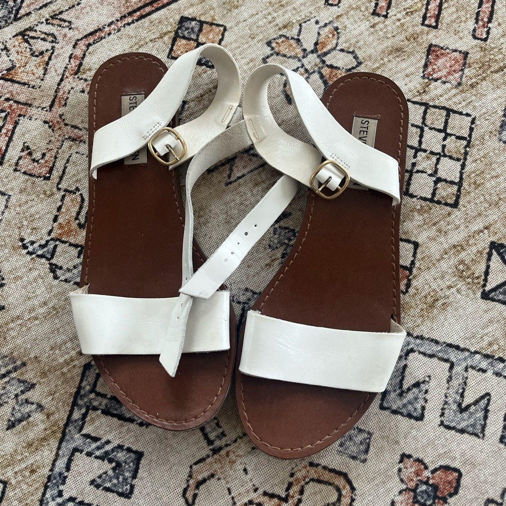 Steve Madden white sandals